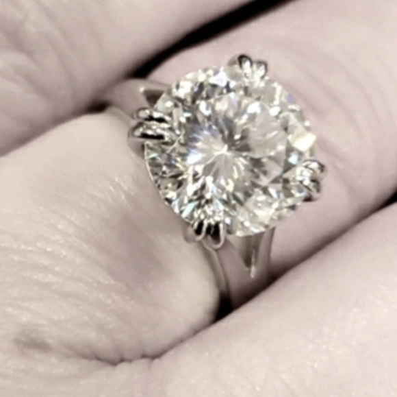 Mossanite Jewelry - MOSSANITE RING